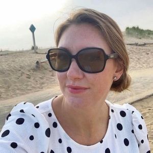 Meet your Posher, Sharon